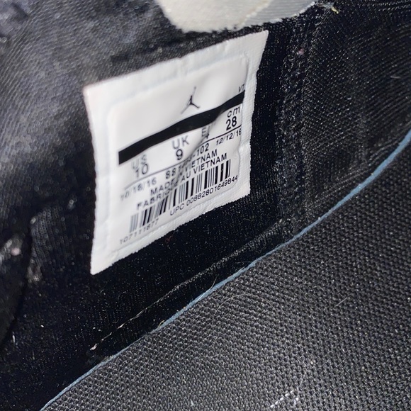 Jordan Trainer SZ 10. Black / white / gold / white spotted - Picture 5 of 6